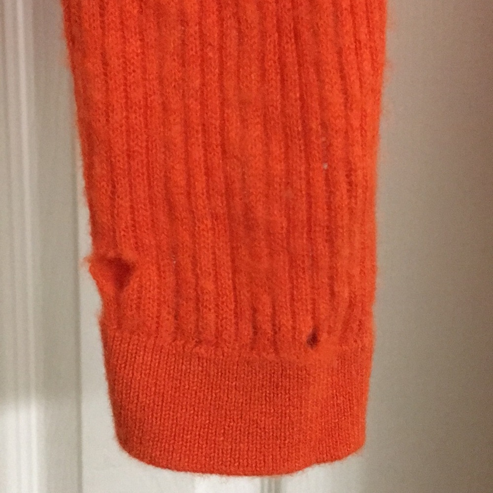 Cashmere Sweater. - Picture 4 of 5